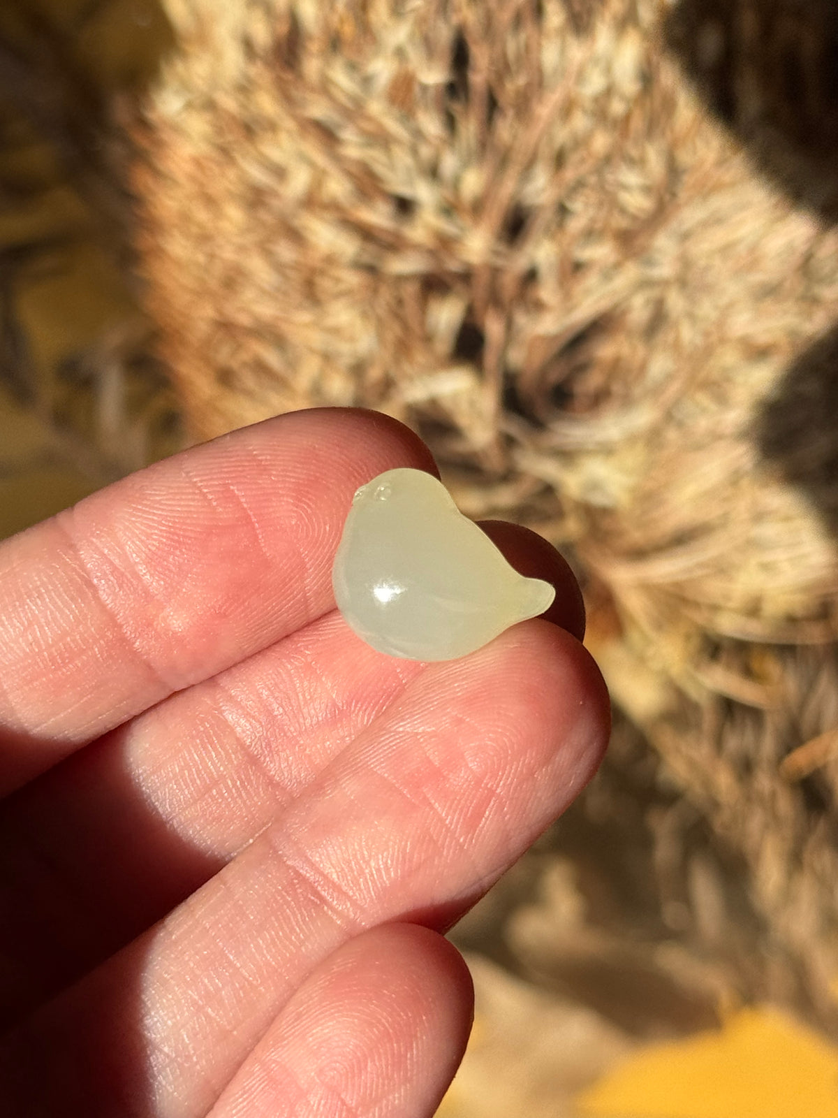 Alashan Agate Mini Pigeon Carving