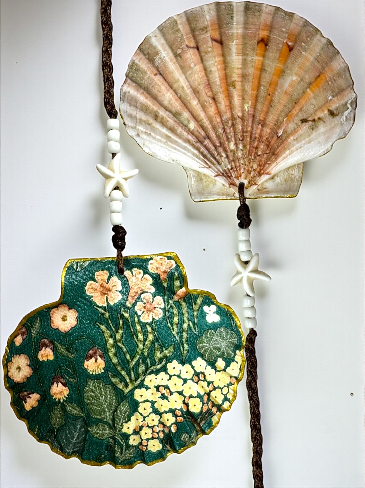 Floral Shell Hanger