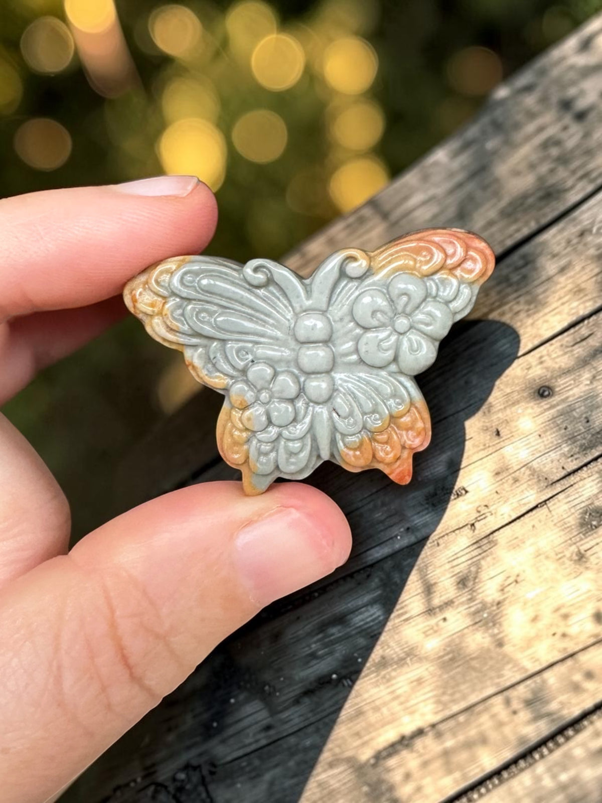 Alashan Agate Mini Butterfly Carving