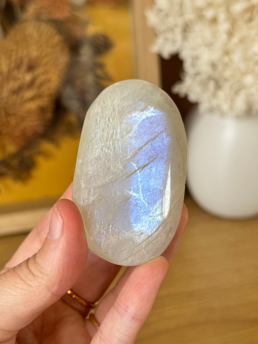 HQ Moonstone Palmstone