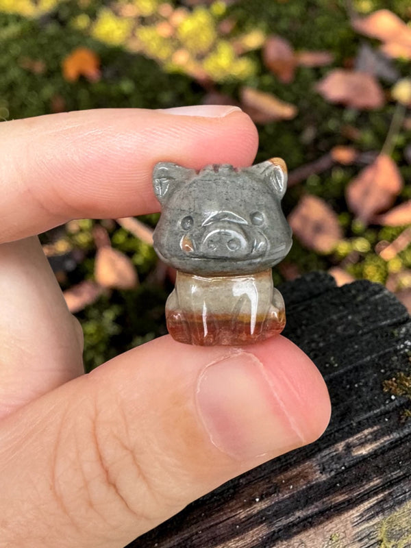 Alashan Agate Mini Boar Carving