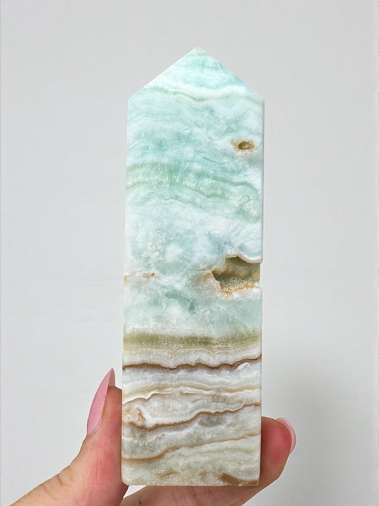 Aragonite Tower 11cm (C)
