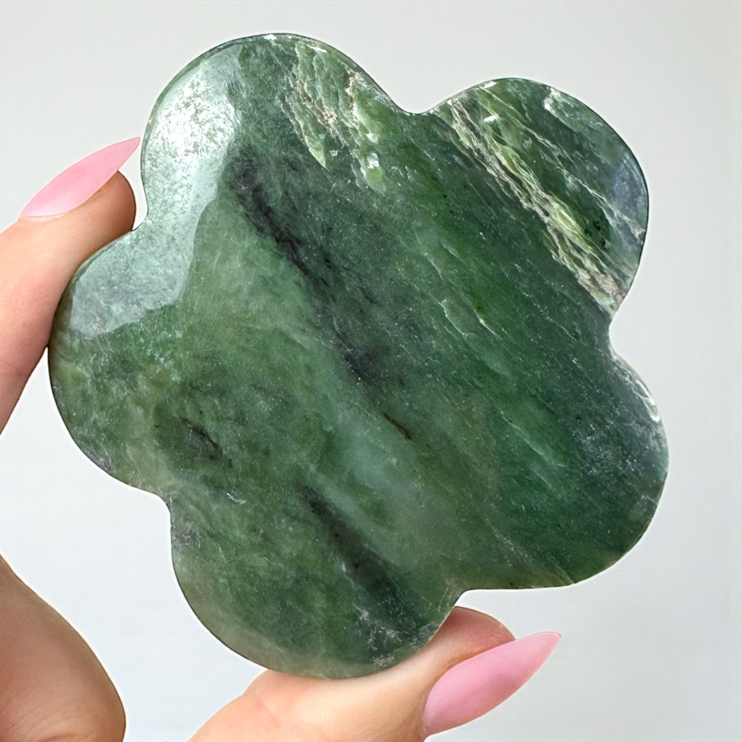 Nephrite Jade Daisy Carving