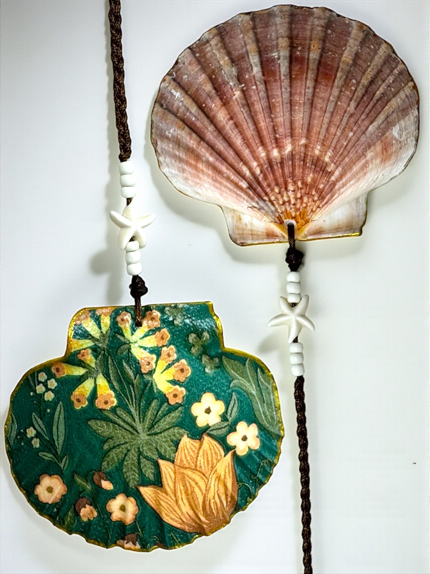 Floral Shell Hanger
