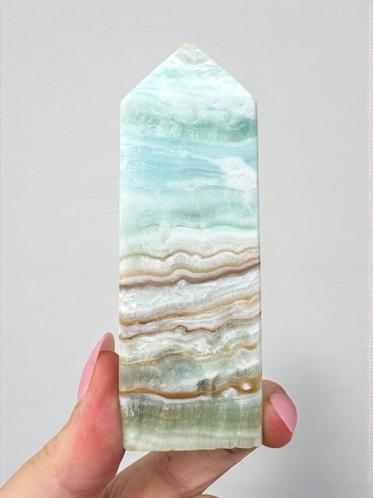 Aragonite Tower 10cm (D)
