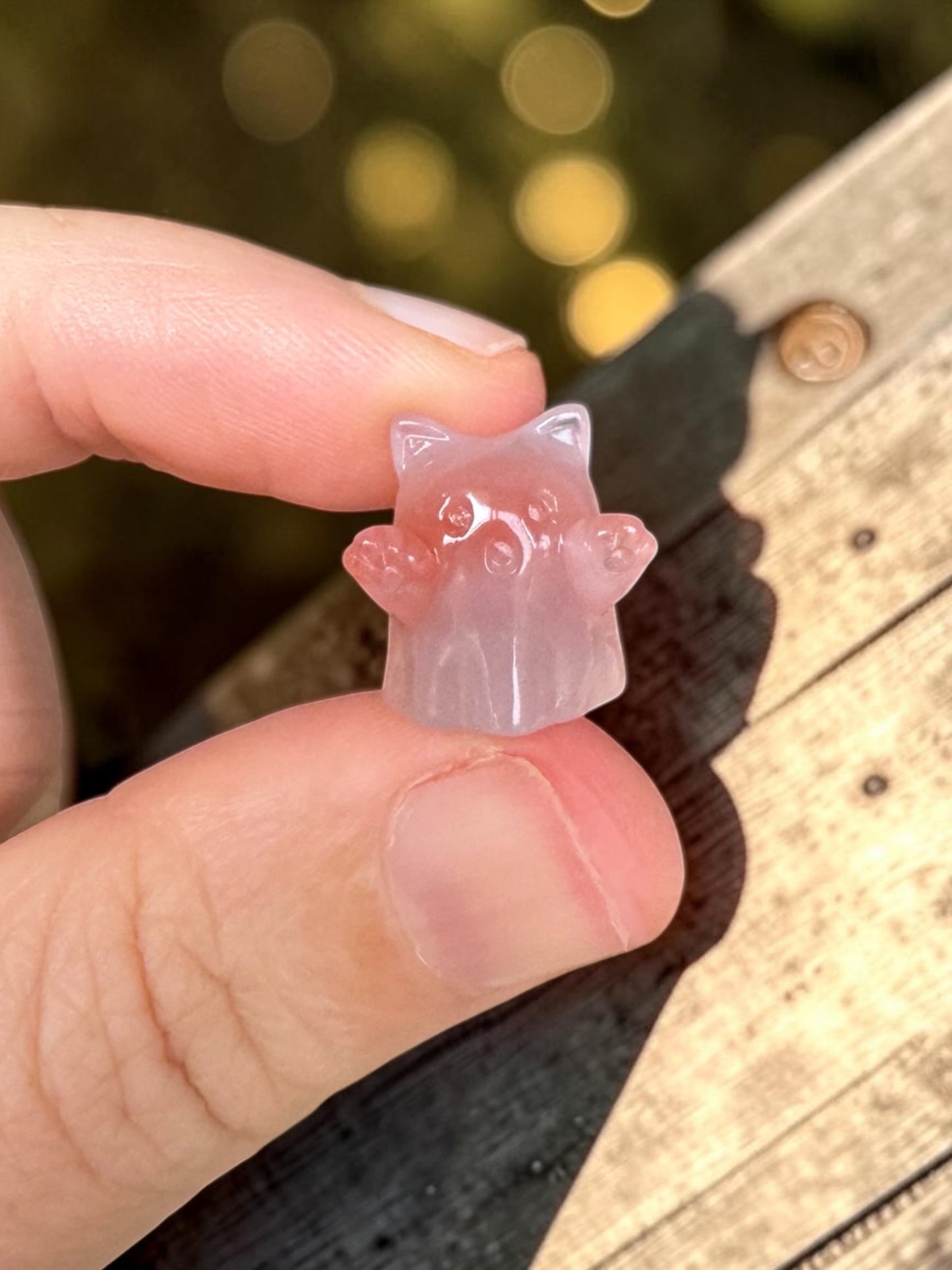 Alashan Agate Mini Ghost Kitty Carving