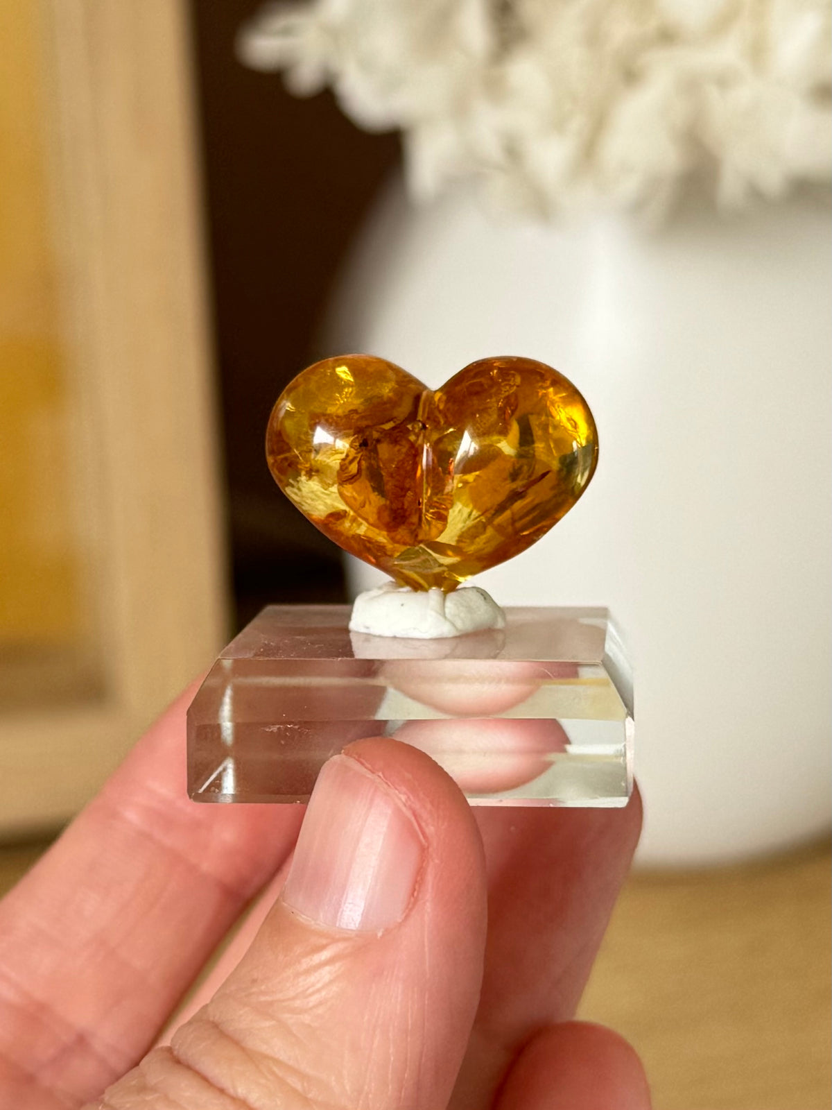HQ Amber Heart Carving